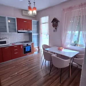 Cozyflat In The Middle Of Apartment
